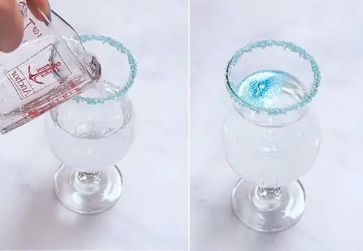 Adding-Soda-and-Mixing-Brew-Glitter